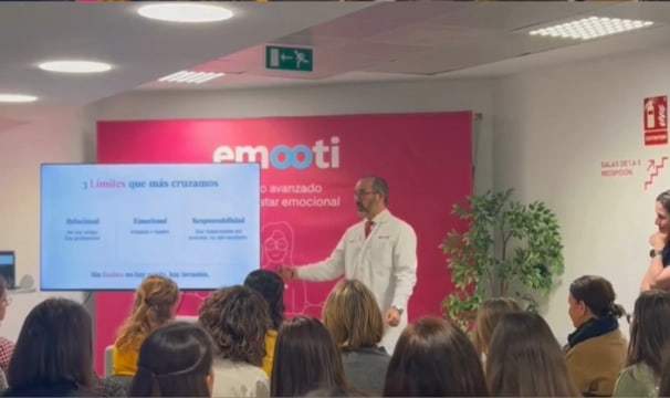 Formación de Emooti en la clínica